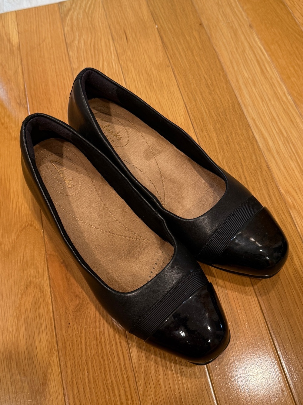 Clarks Black Ballet Flats with Patent Cap Toe